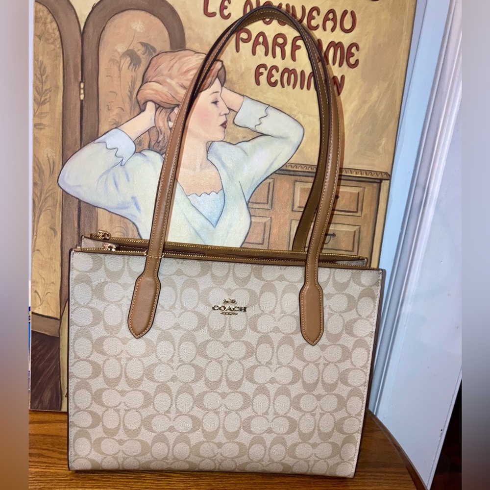 Coach Nina Signature Tote Bag Tan - MSRP $498